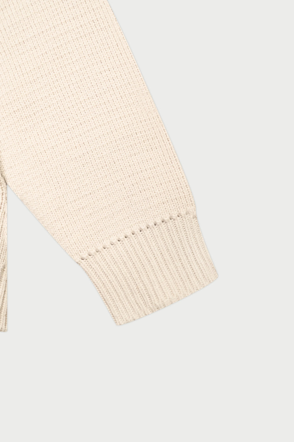 Alicante 800G Wool Round Collar Knit