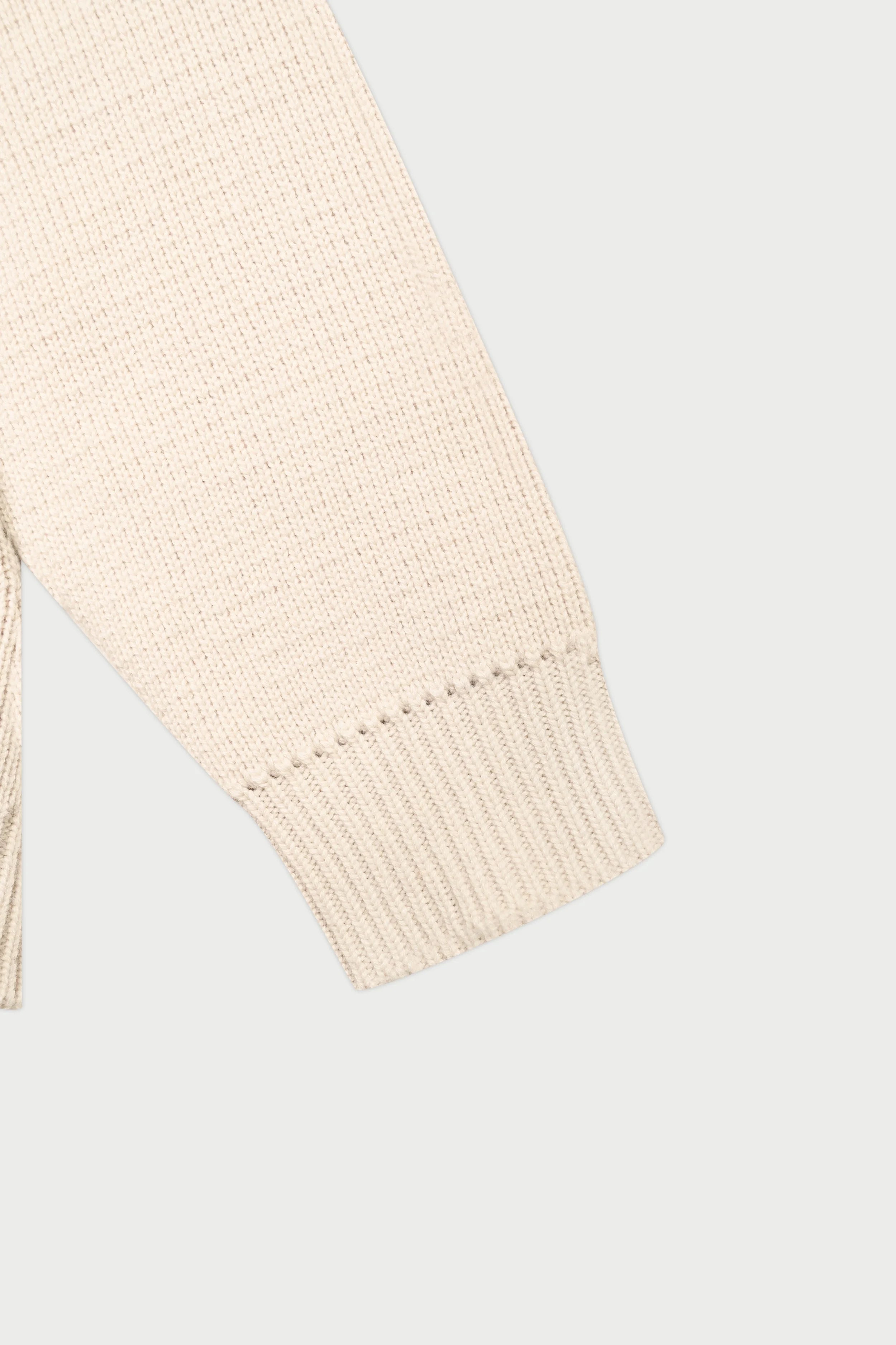Alicante 800G Wool Round Collar Knit