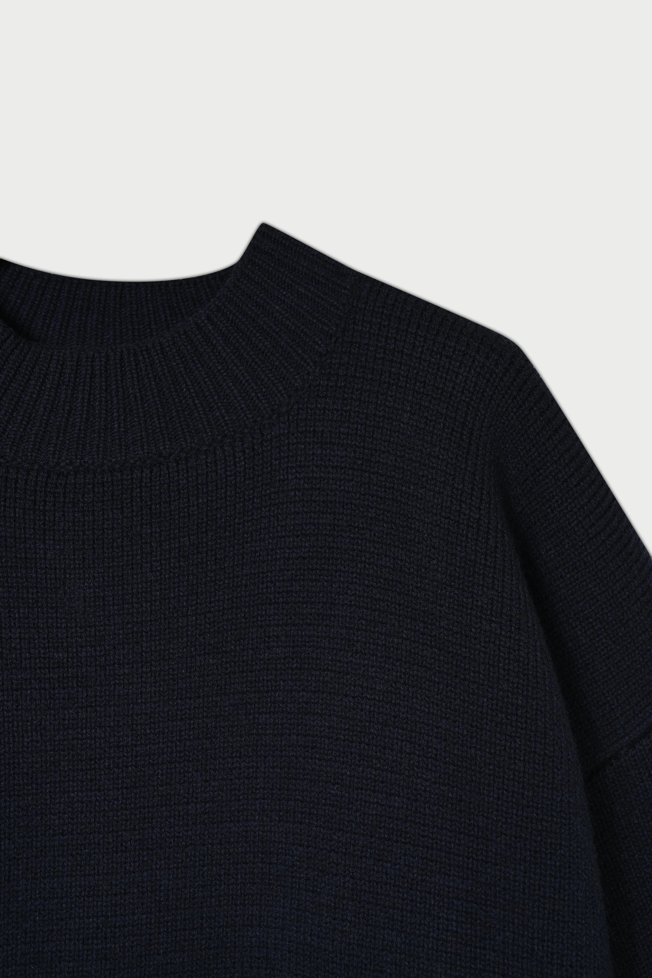 Alicante 800G Wool Round Collar Knit